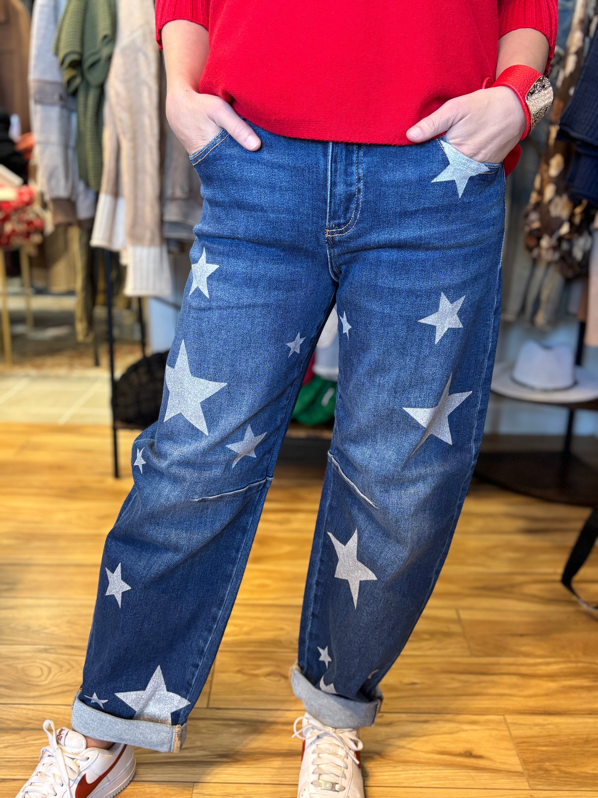 Phoenix Mid-Rise Ankle Relaxed Barrel Star Jeans