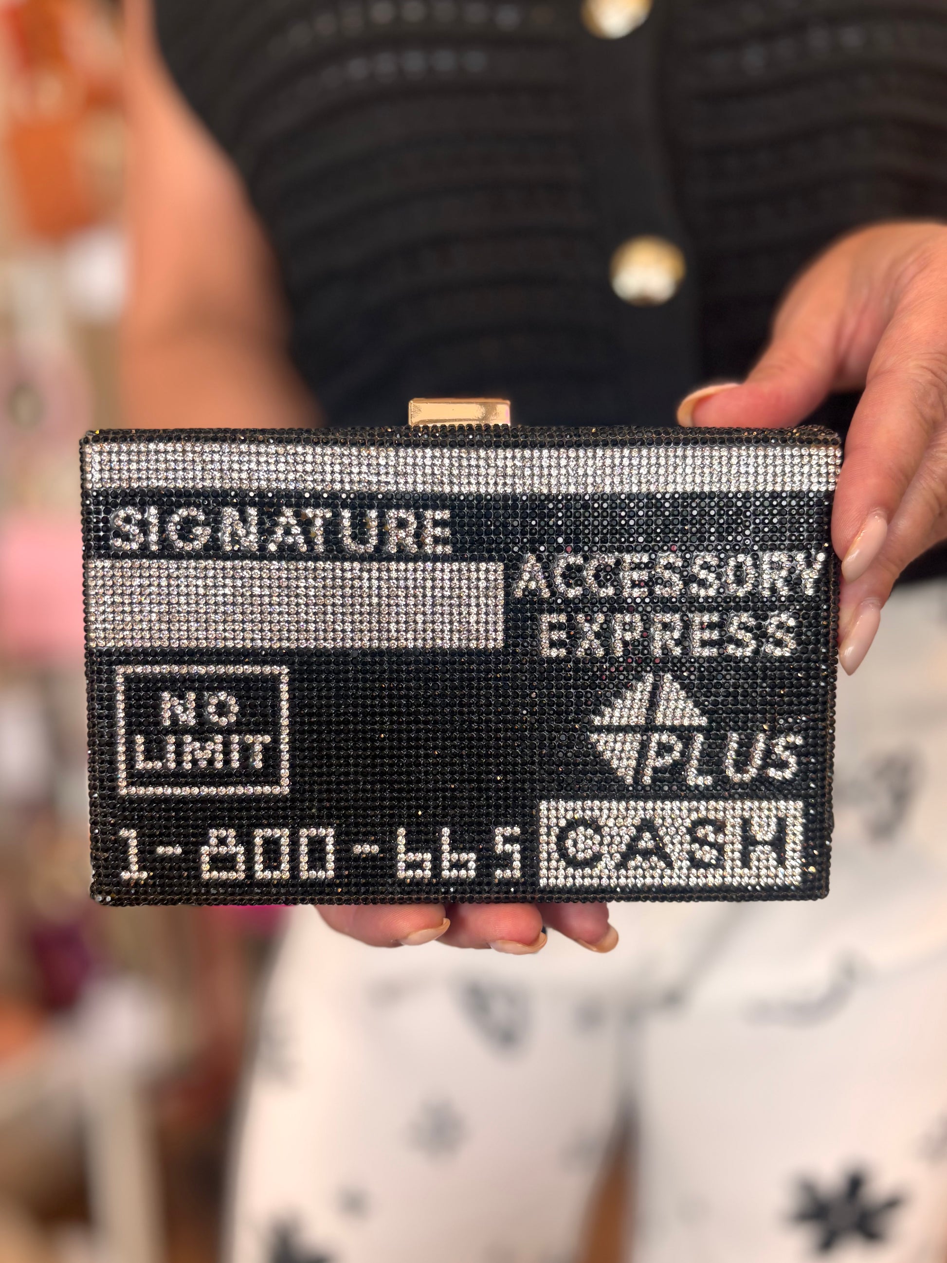 Accessory Express Clutch w/ Chain