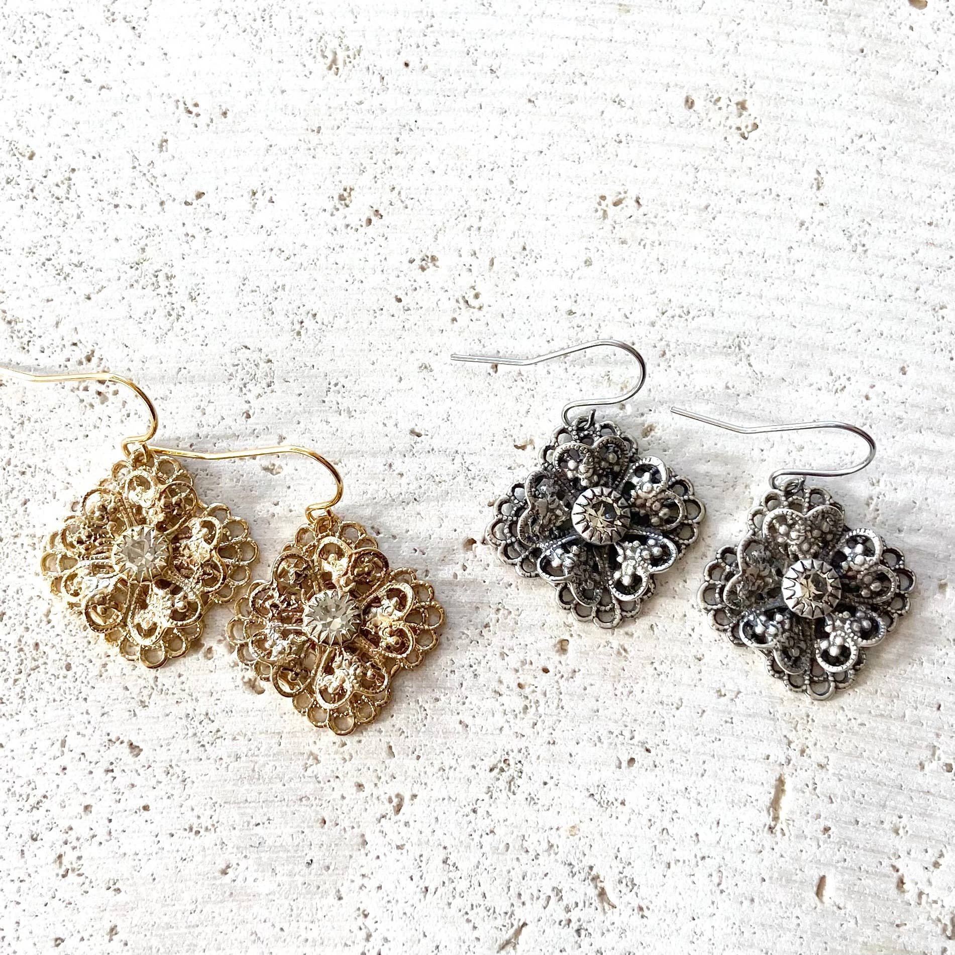 Vintage Circle Sparkle Earrings