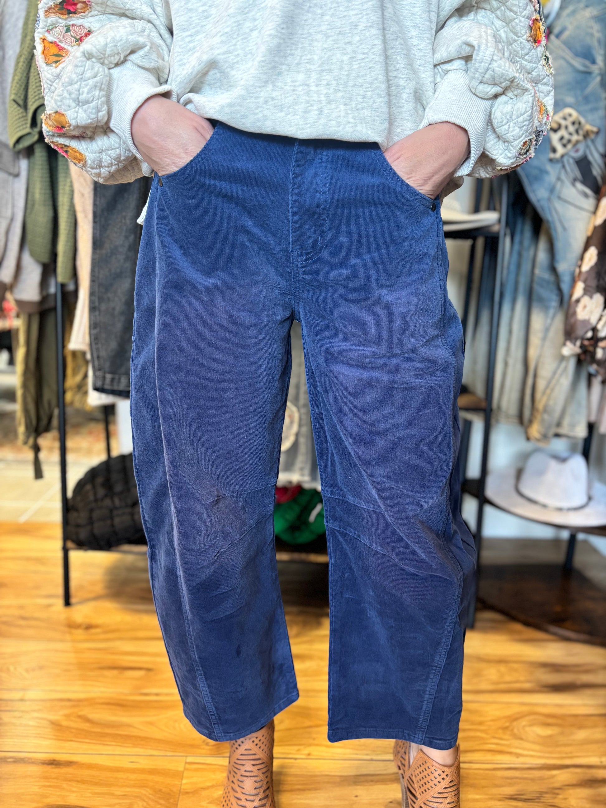 Easel Halo Corduroy Barrel Leg Pants