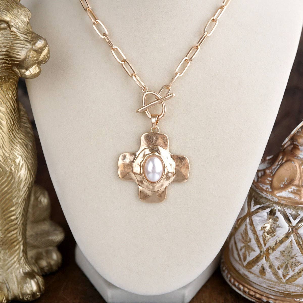 Sunlit Cross – Hammered Cabochon Necklace