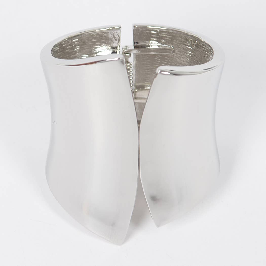 Metal Cuff in Gold