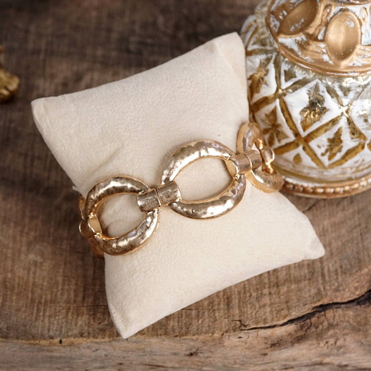 Sunlit Orbit – Chunky Hammered Link Stretch Bracelet