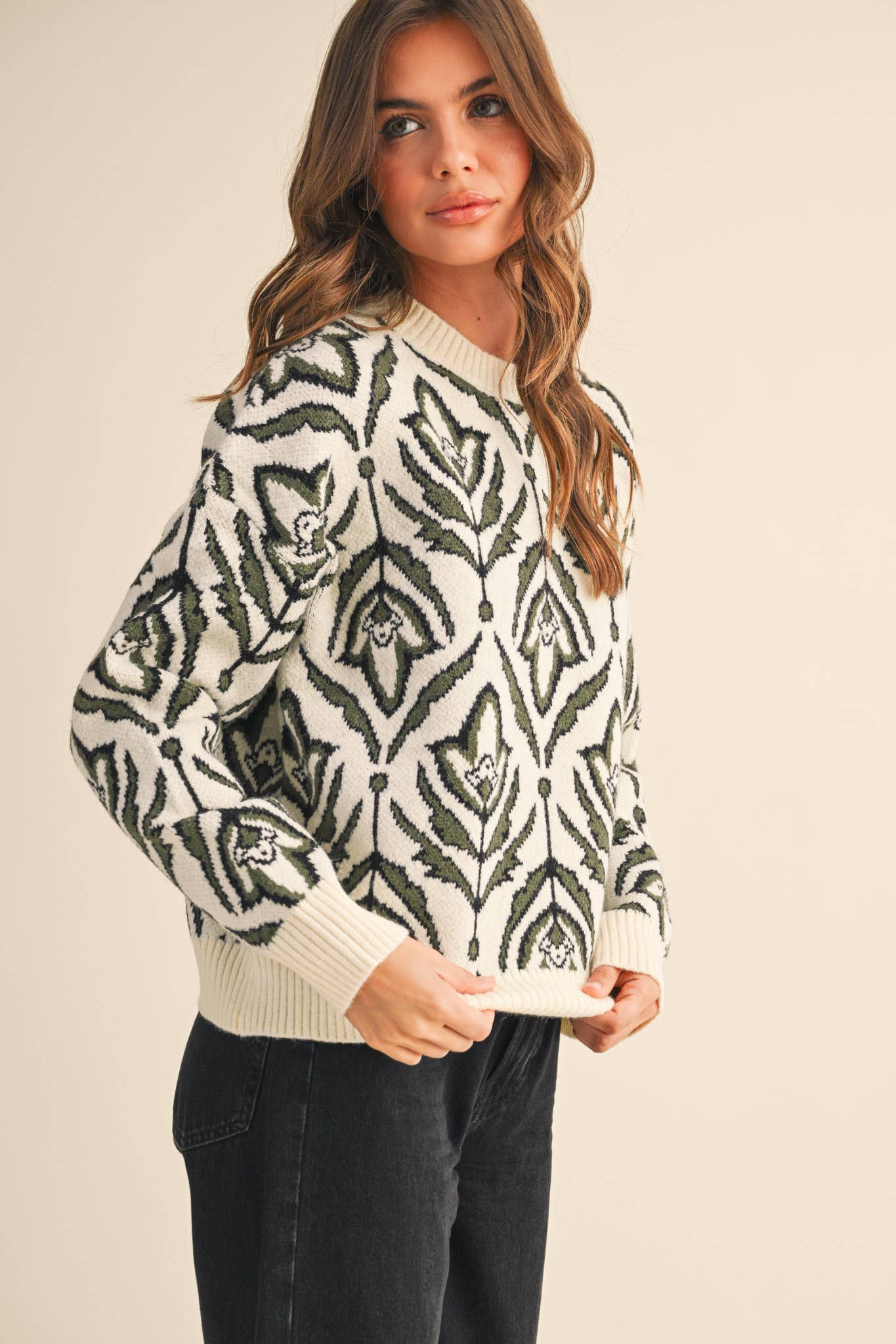 FLORAL PATTERN KNIT SWEATER