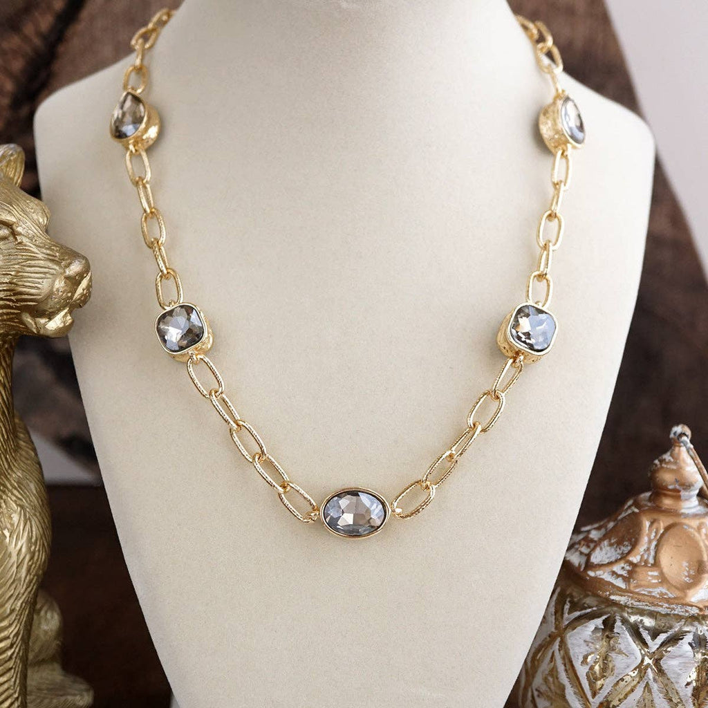 Brilliant Bond – Short Crystal Station Necklace