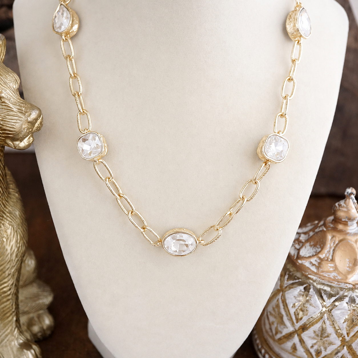 Brilliant Bond – Short Crystal Station Necklace
