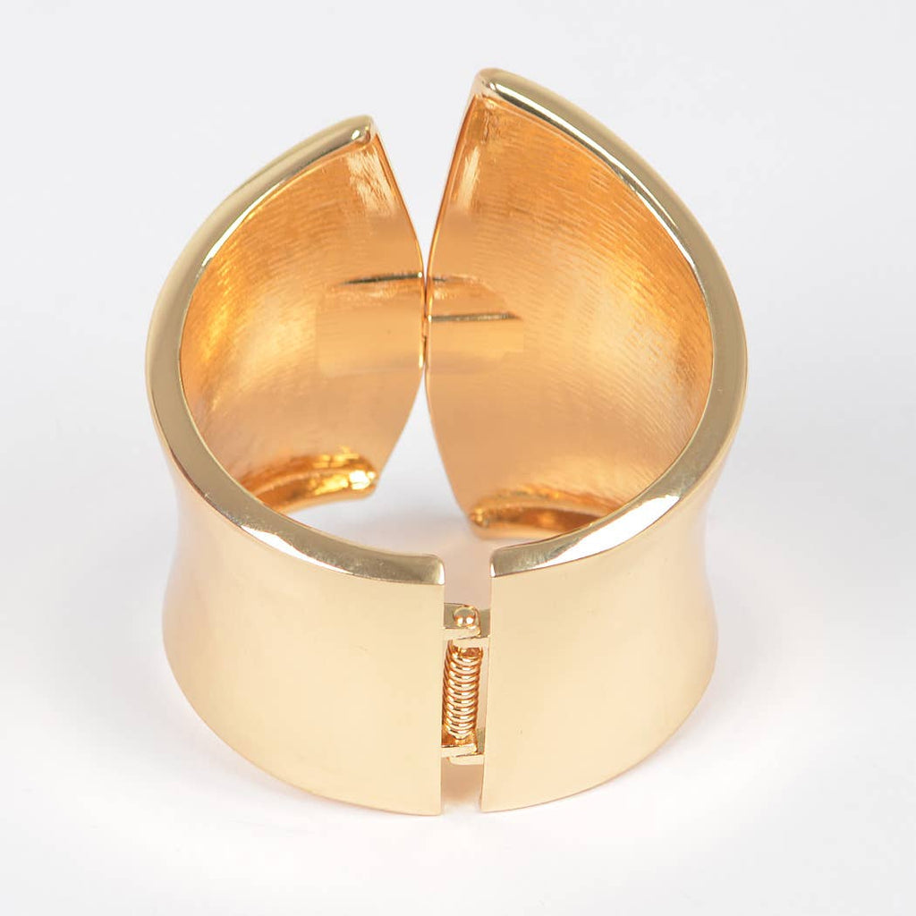 Metal Cuff in Gold