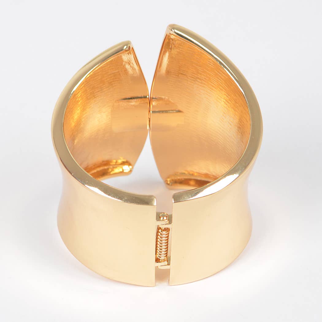 Metal Cuff in Gold