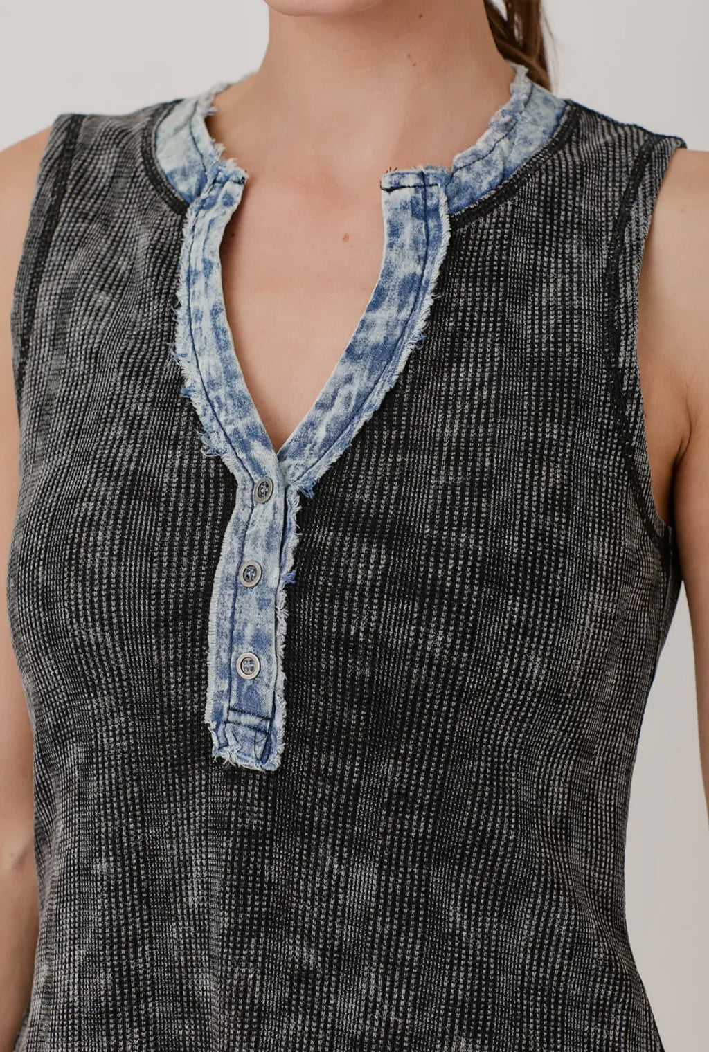 Annalise by Mystree Sleeveless Henley Tank