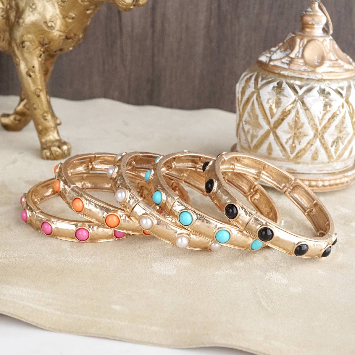 Timeless Charm – Slim Cabochon Eternity Bangle