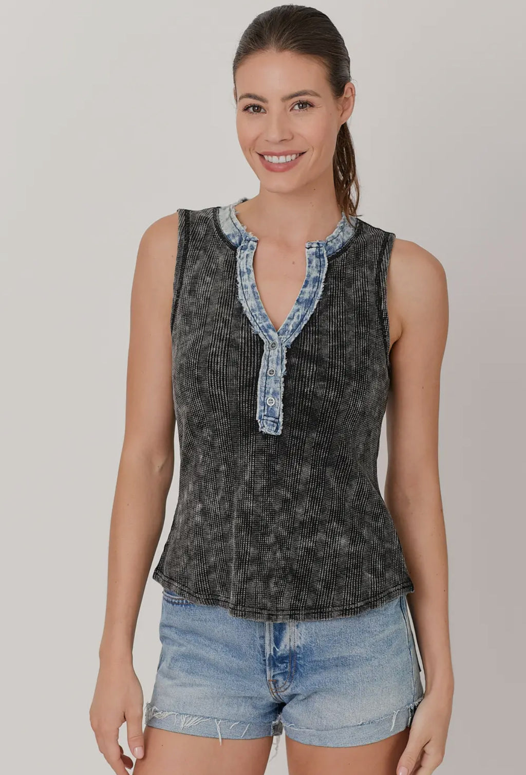 Annalise by Mystree Sleeveless Henley Tank