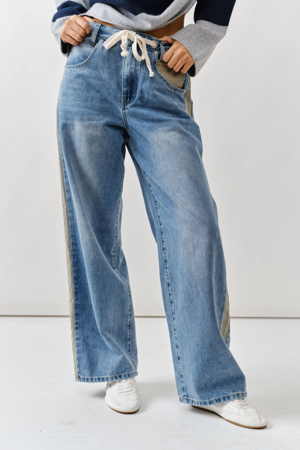 Contrast Line Detail Jeans