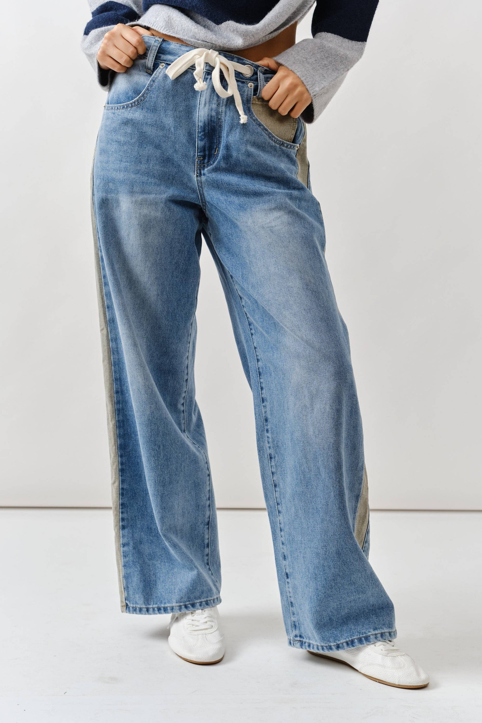 Contrast Line Detail Jeans