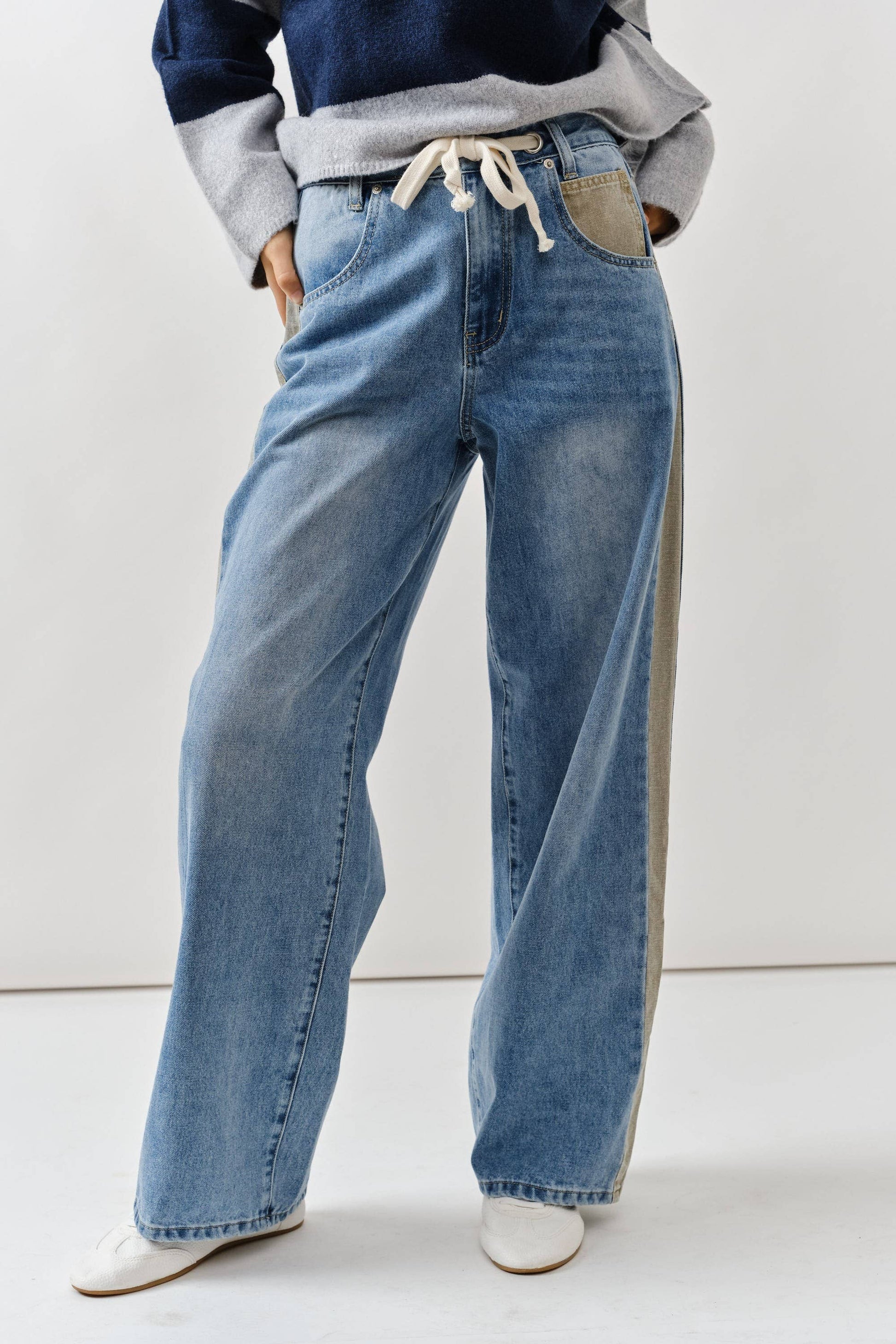 Contrast Line Detail Jeans