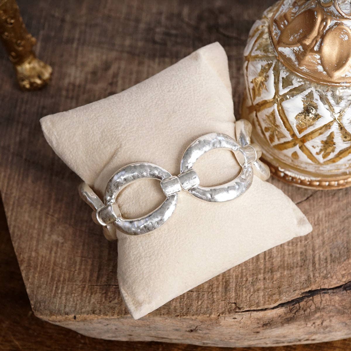 Sunlit Orbit – Chunky Hammered Link Stretch Bracelet