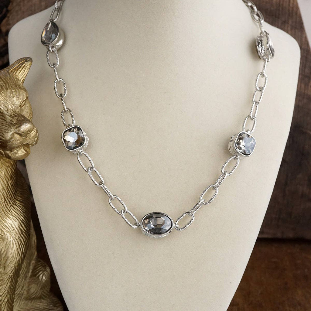 Brilliant Bond – Short Crystal Station Necklace