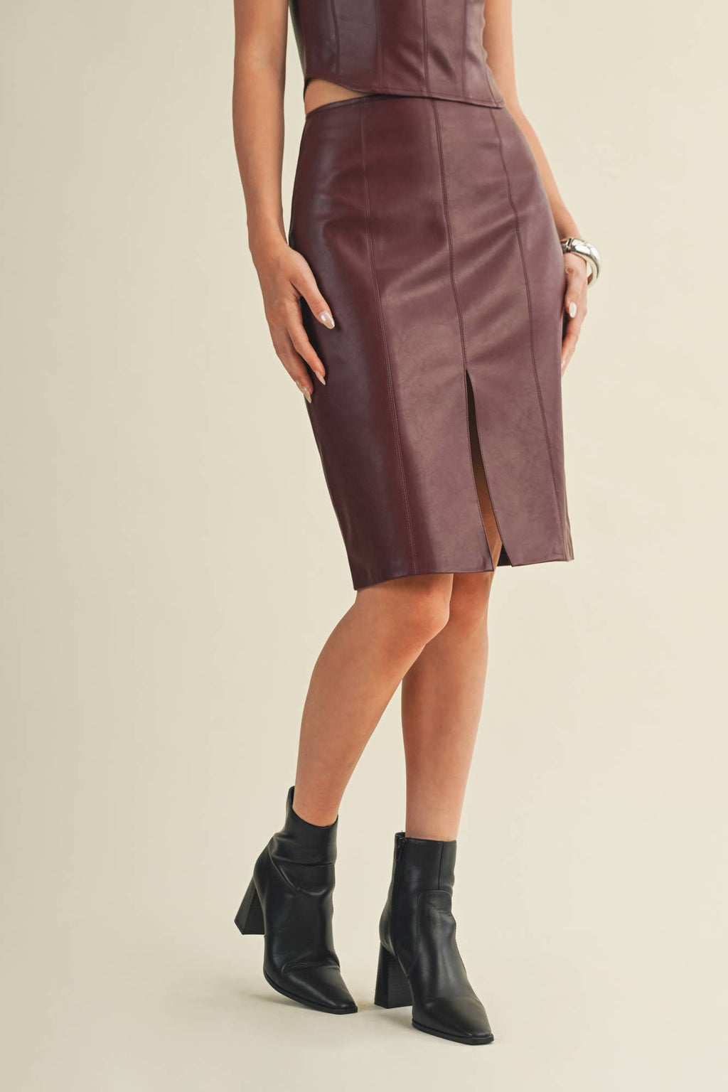 Clarissa Seamed Pencil Skirt