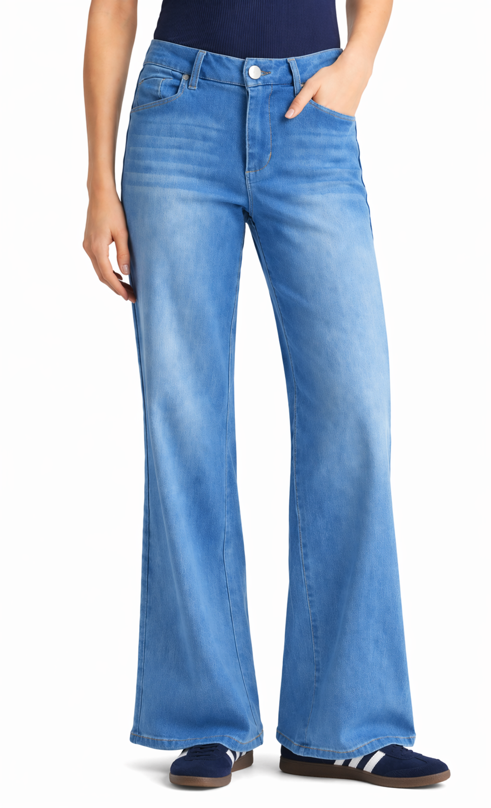 Wide leg jeans with stripes and soft touch fabric.