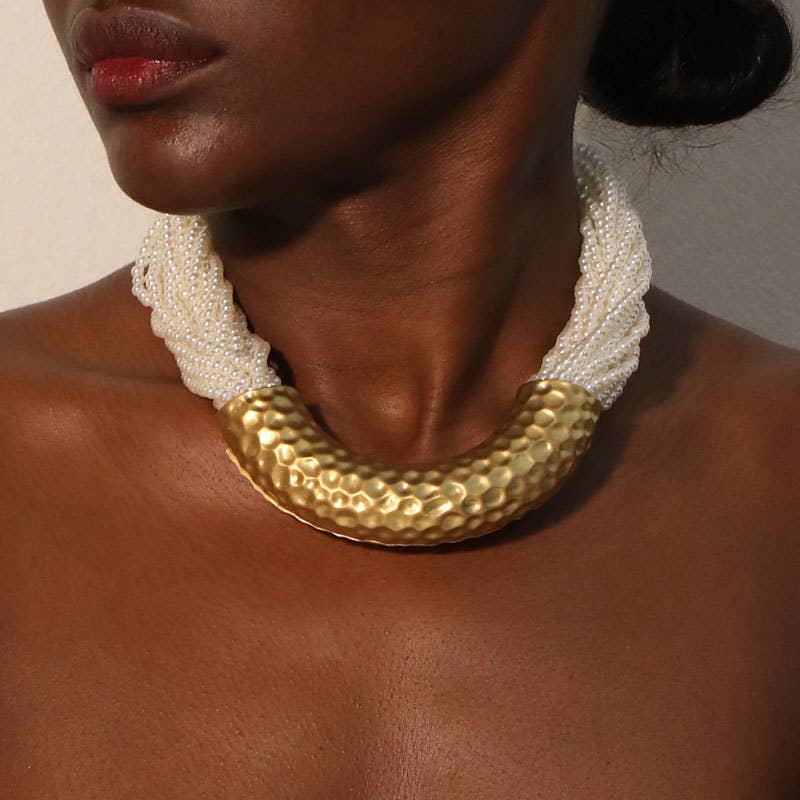 Perlies & Textured Gold Arc Necklace in Ivory
