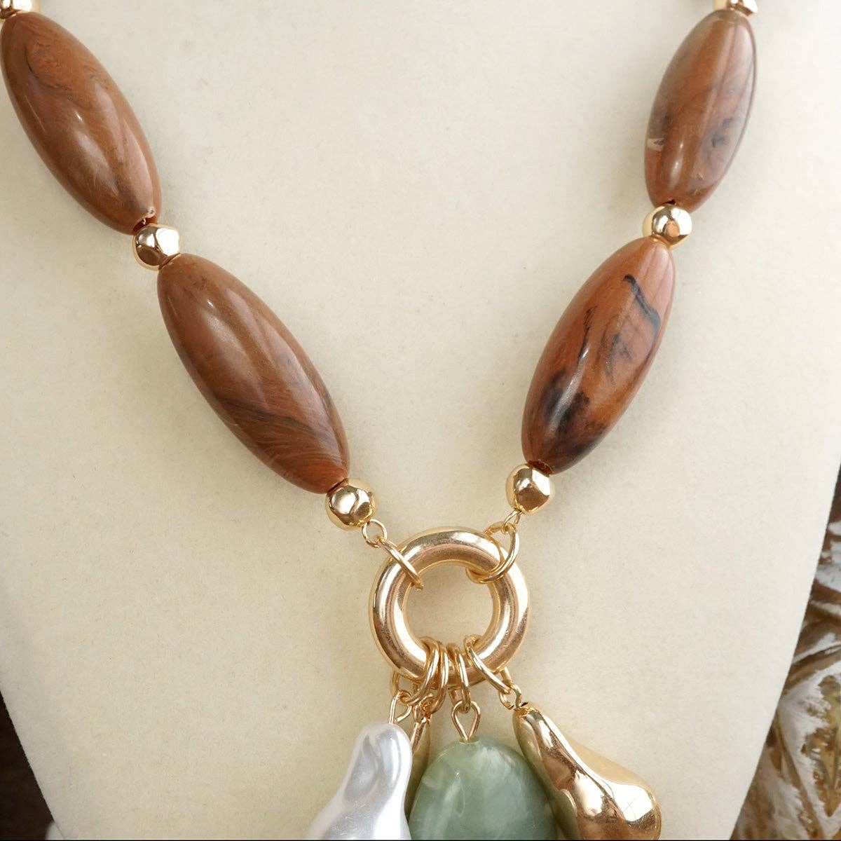 Sculpted Harmony – Bold Beaded Cluster Pendant Necklace