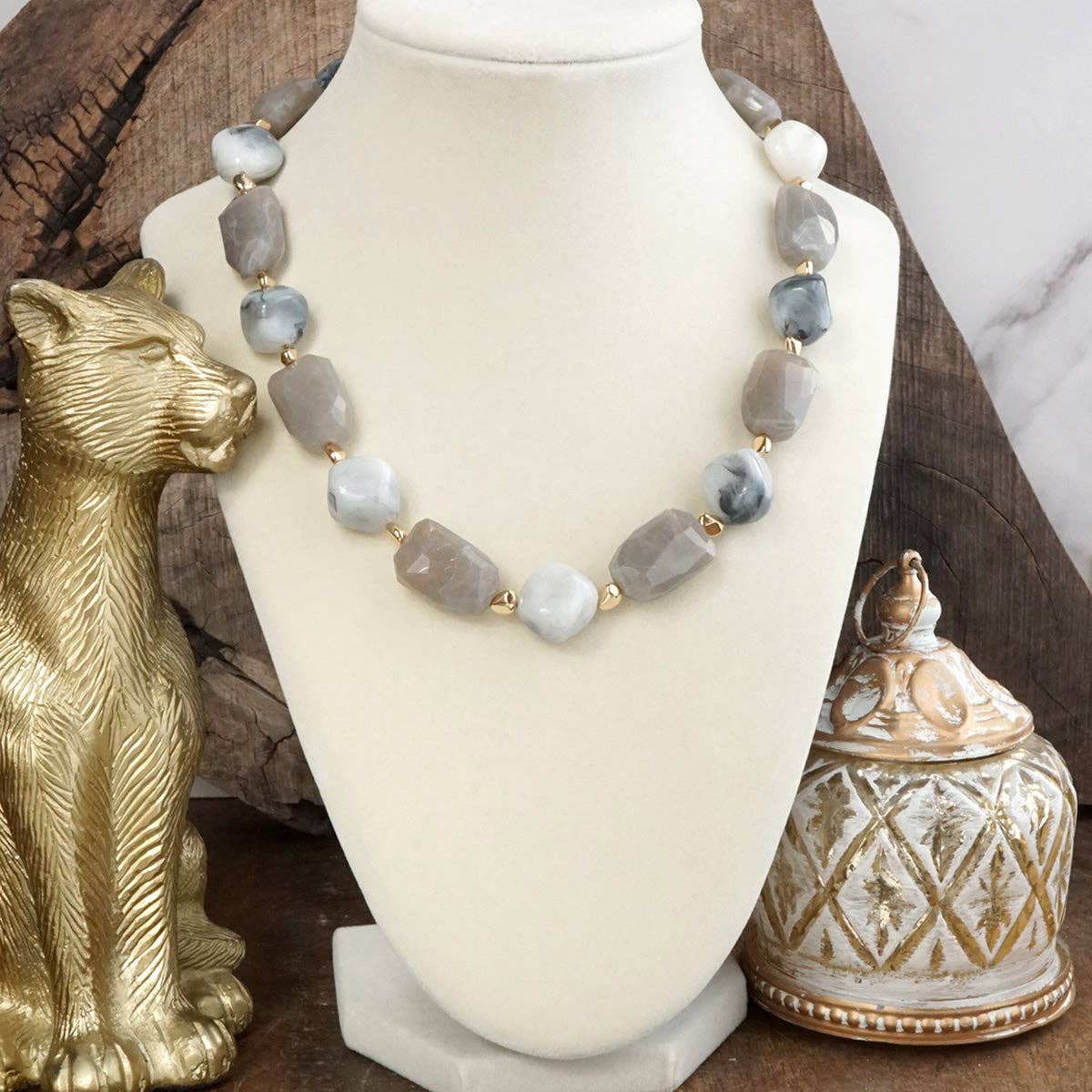 Sunstone Muse – Short Bold Beaded Statement Necklace