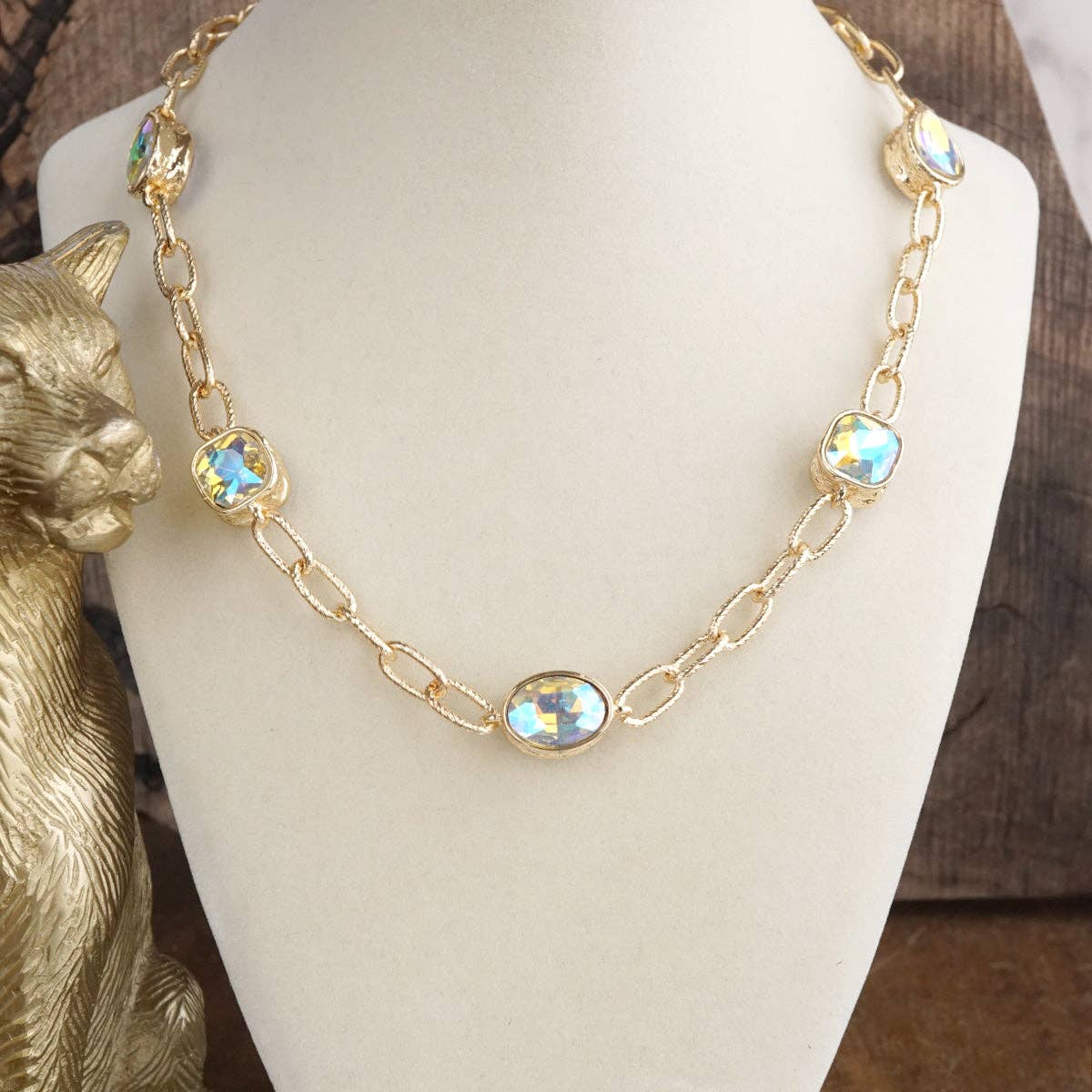 Brilliant Bond – Short Crystal Station Necklace