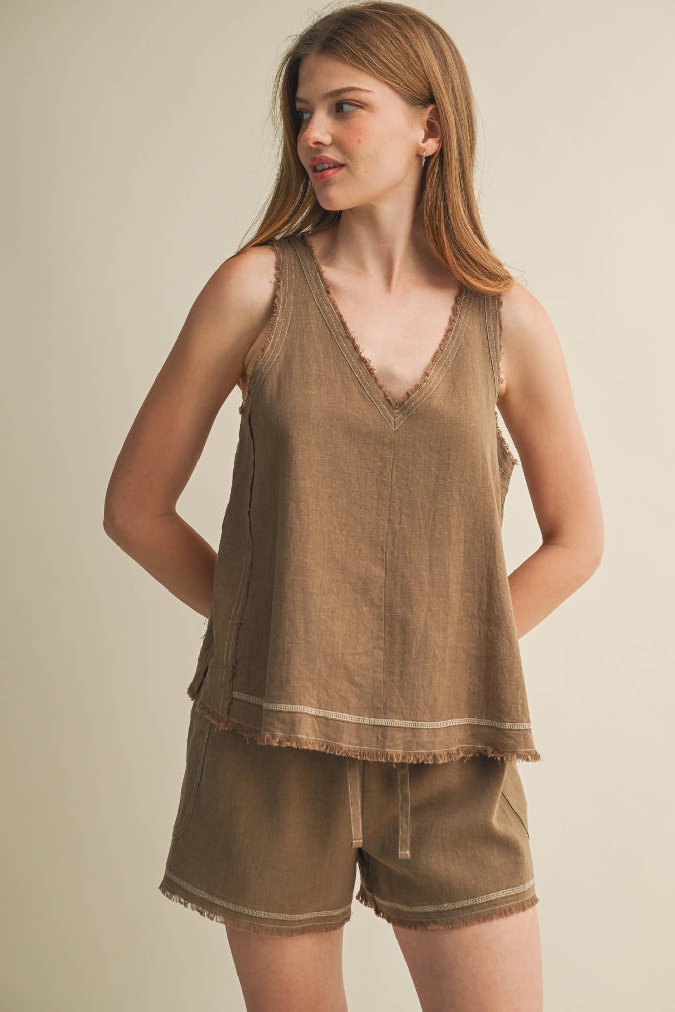 Frayed V-Neck Center Seam Tank Top