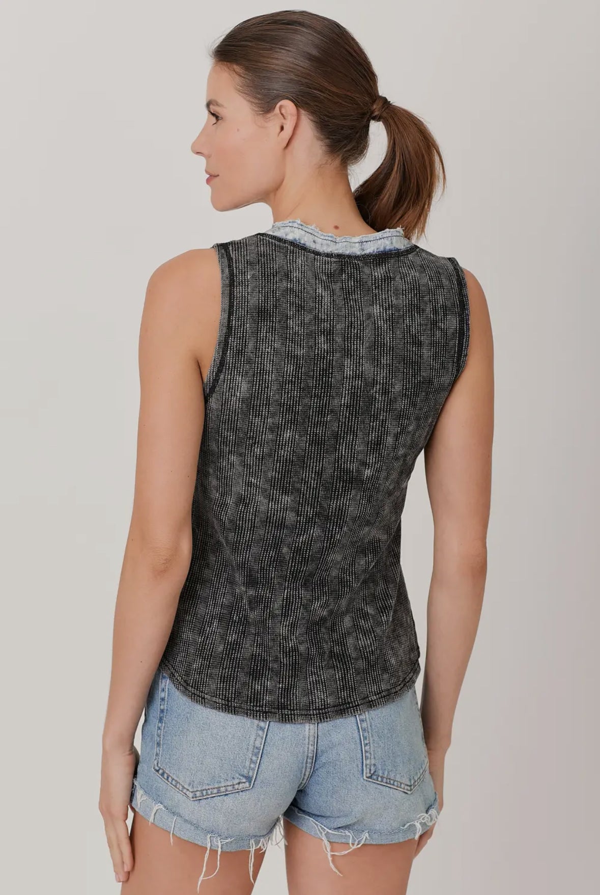 Annalise by Mystree Sleeveless Henley Tank