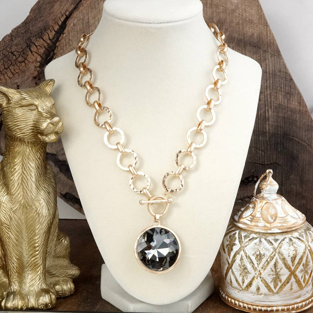 Gilded Radiance – Chunky Ring Chain Necklace with Sparkly Crystal