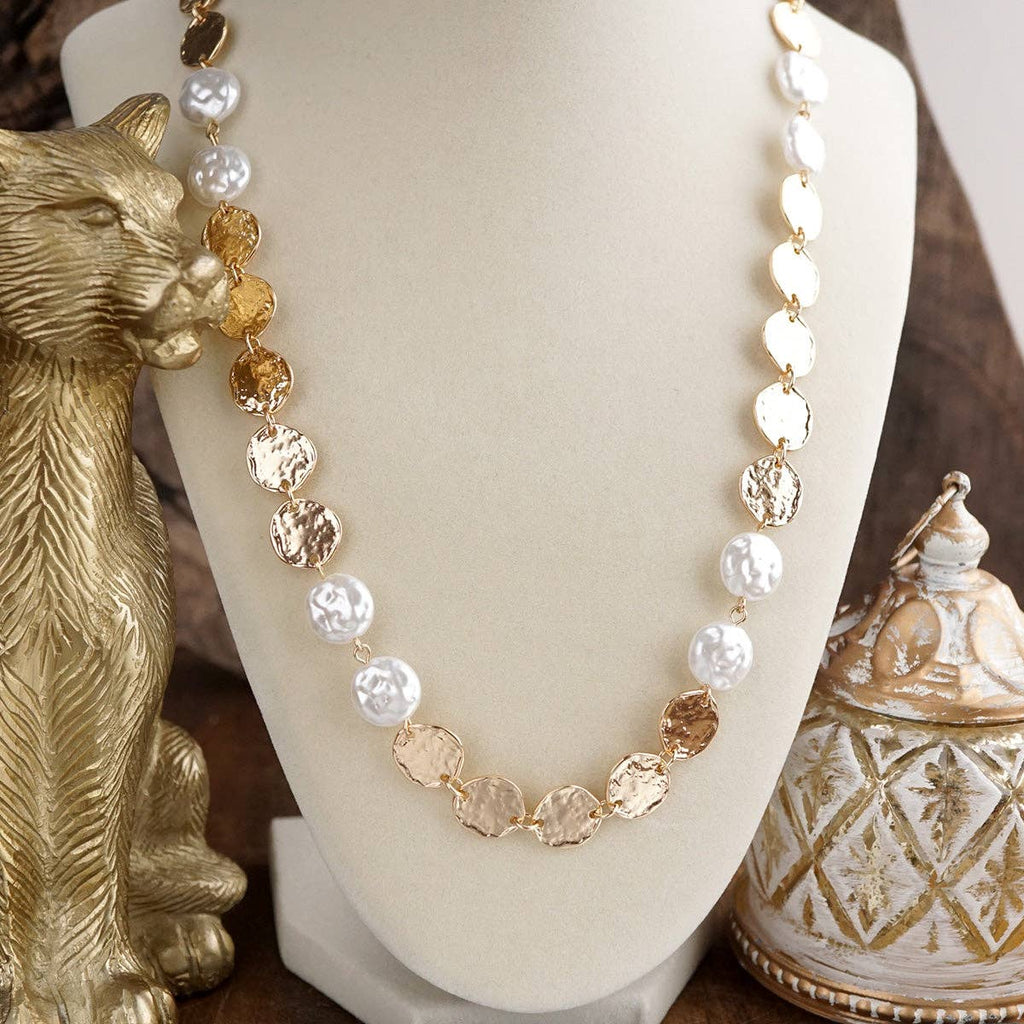 Desert Rhythm – Beaded Necklace with Textured Gold Coins