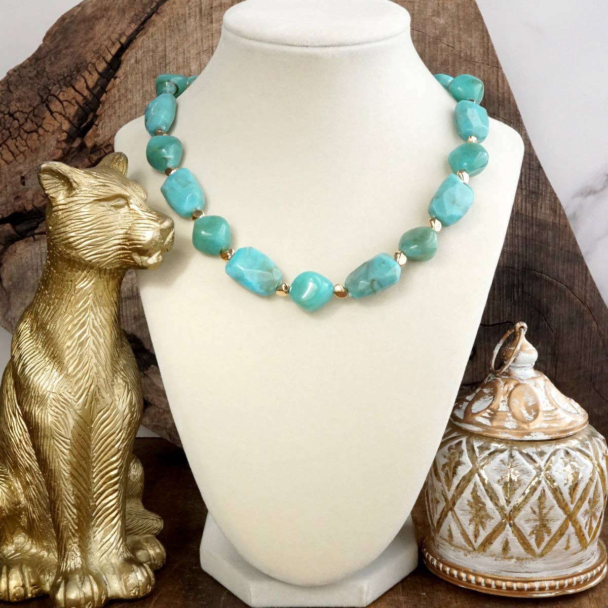 Sunstone Muse – Short Bold Beaded Statement Necklace
