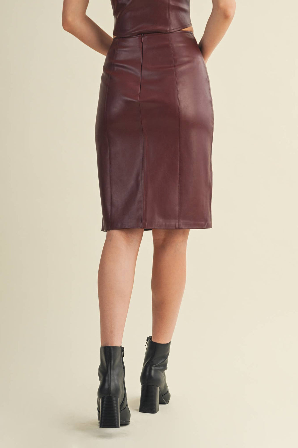 Clarissa Seamed Pencil Skirt