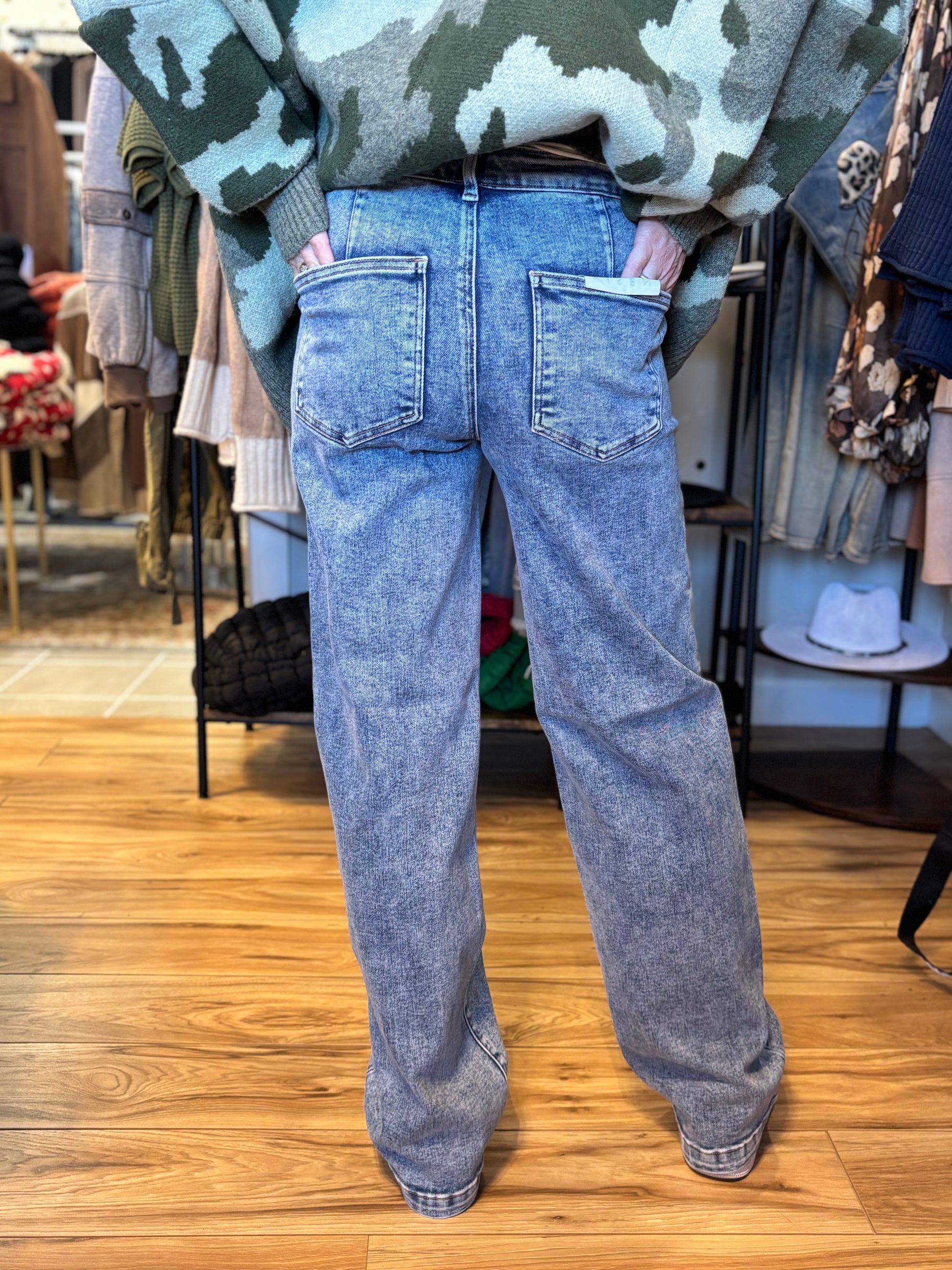 Vega Slouchy Relaxed Baggy Patch Pocket Detail