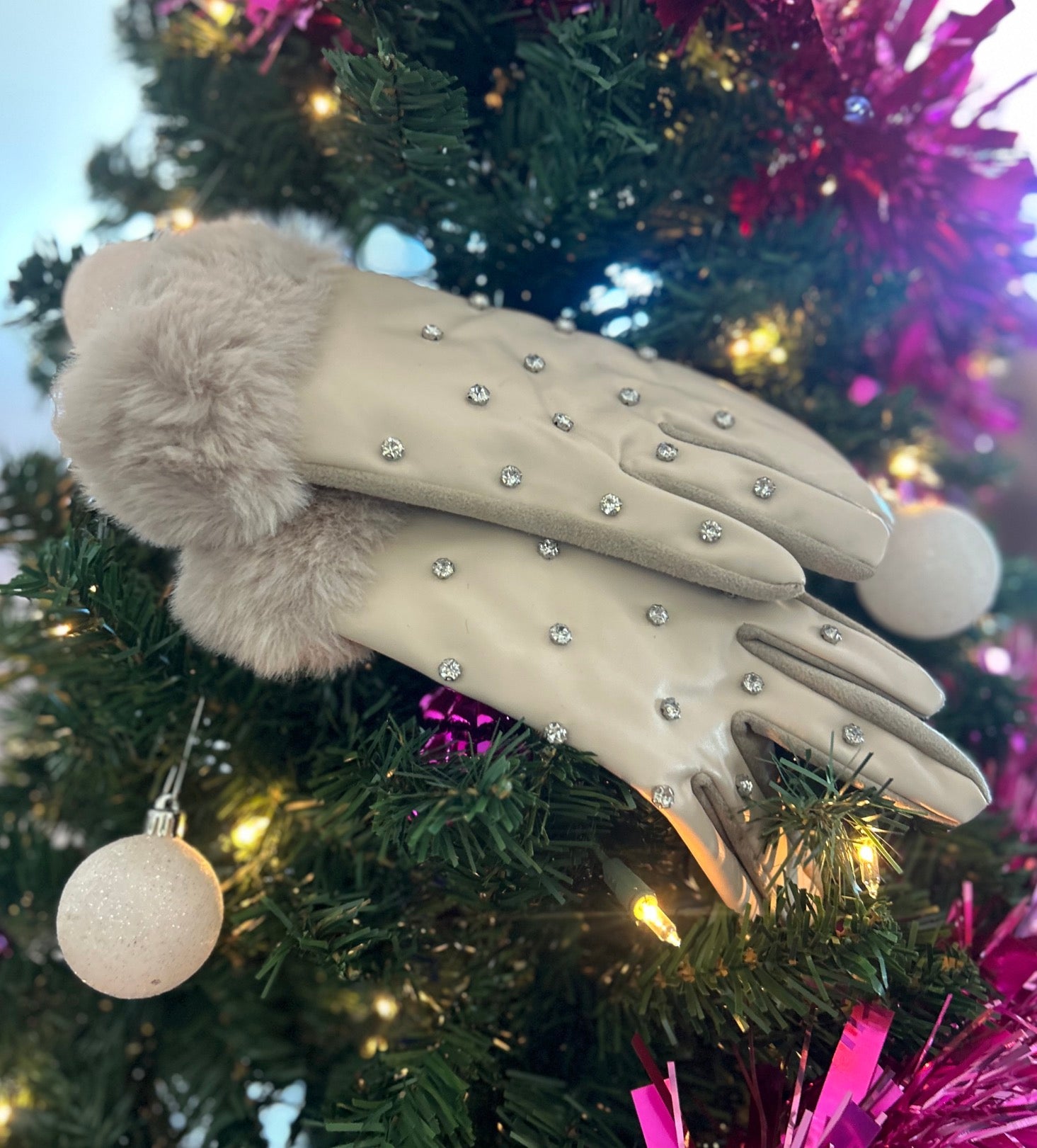 Esmeralda Top Studded PU Gloves