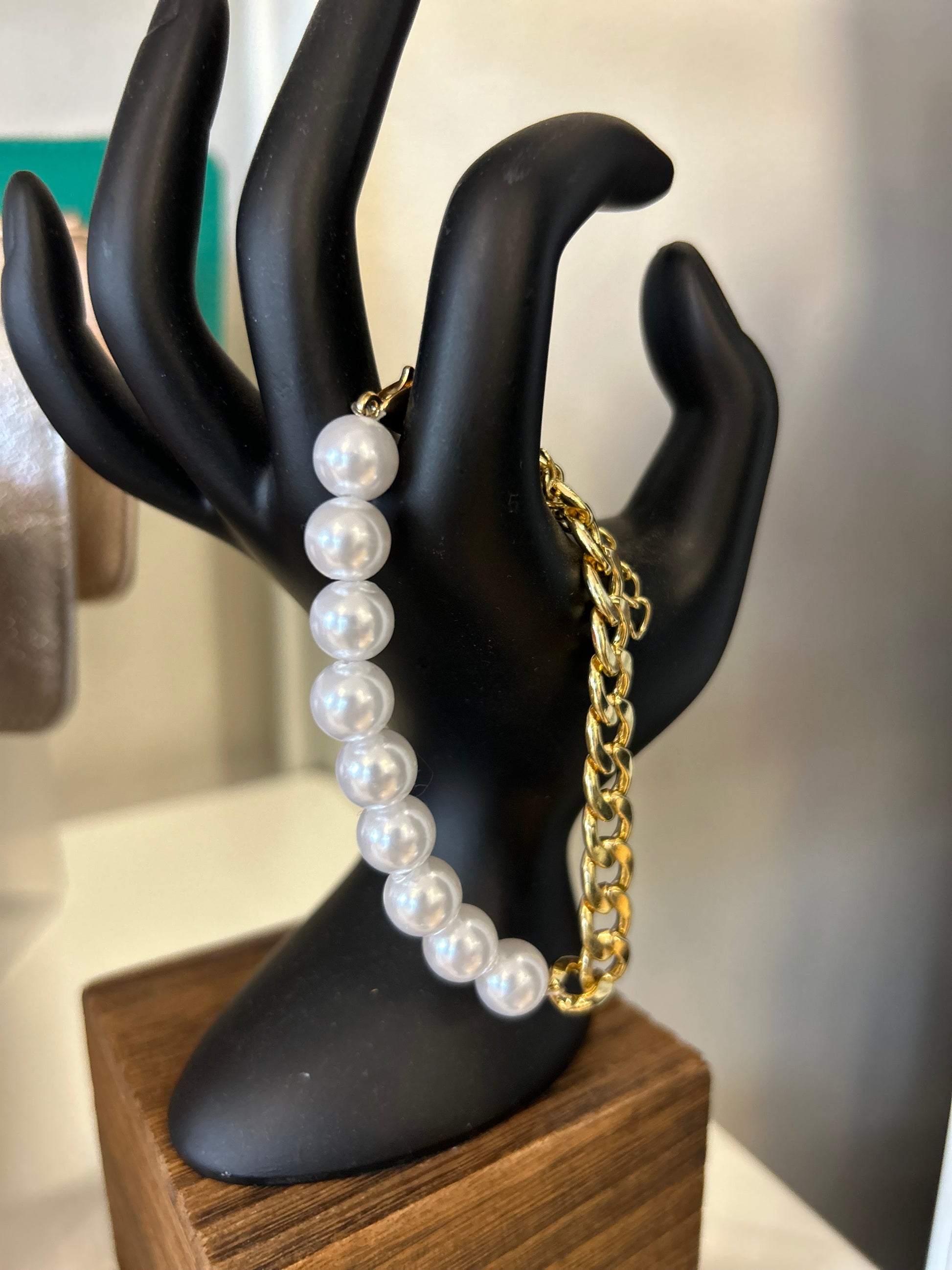 Pearl and Link Bracelet