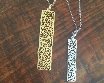 Mesh Bar Pendant Necklace