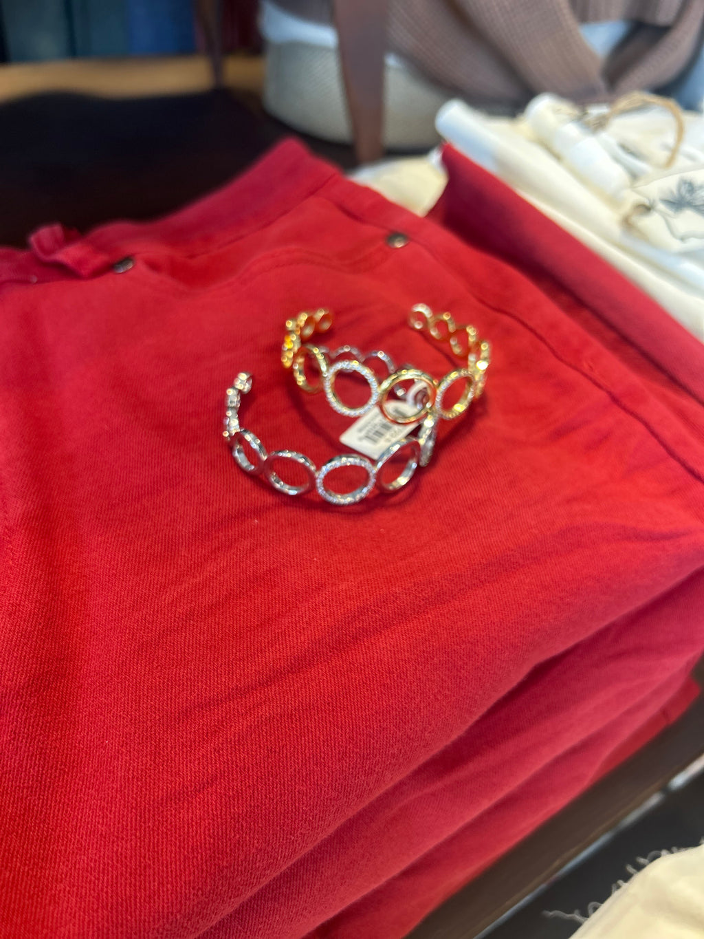 Splendid Iris Circle Cuff