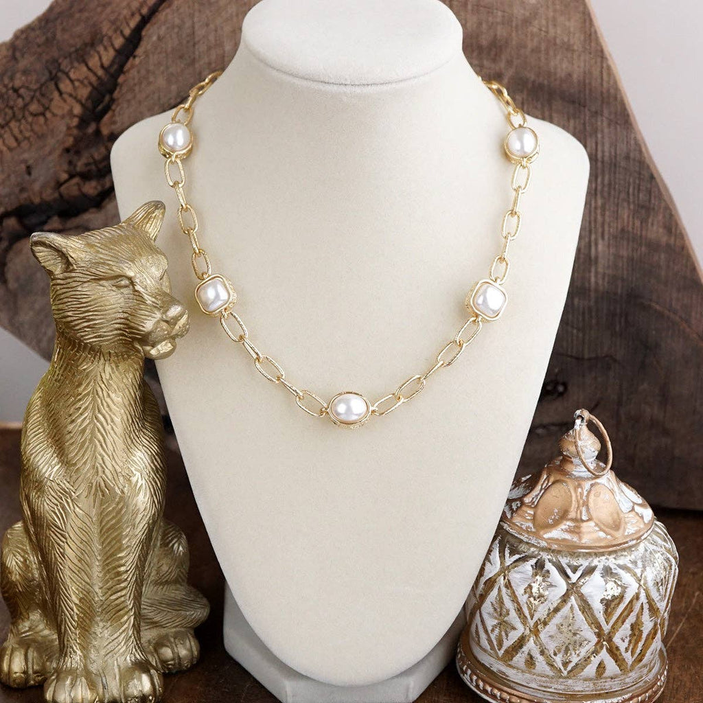 Brilliant Bond – Short Crystal Station Necklace