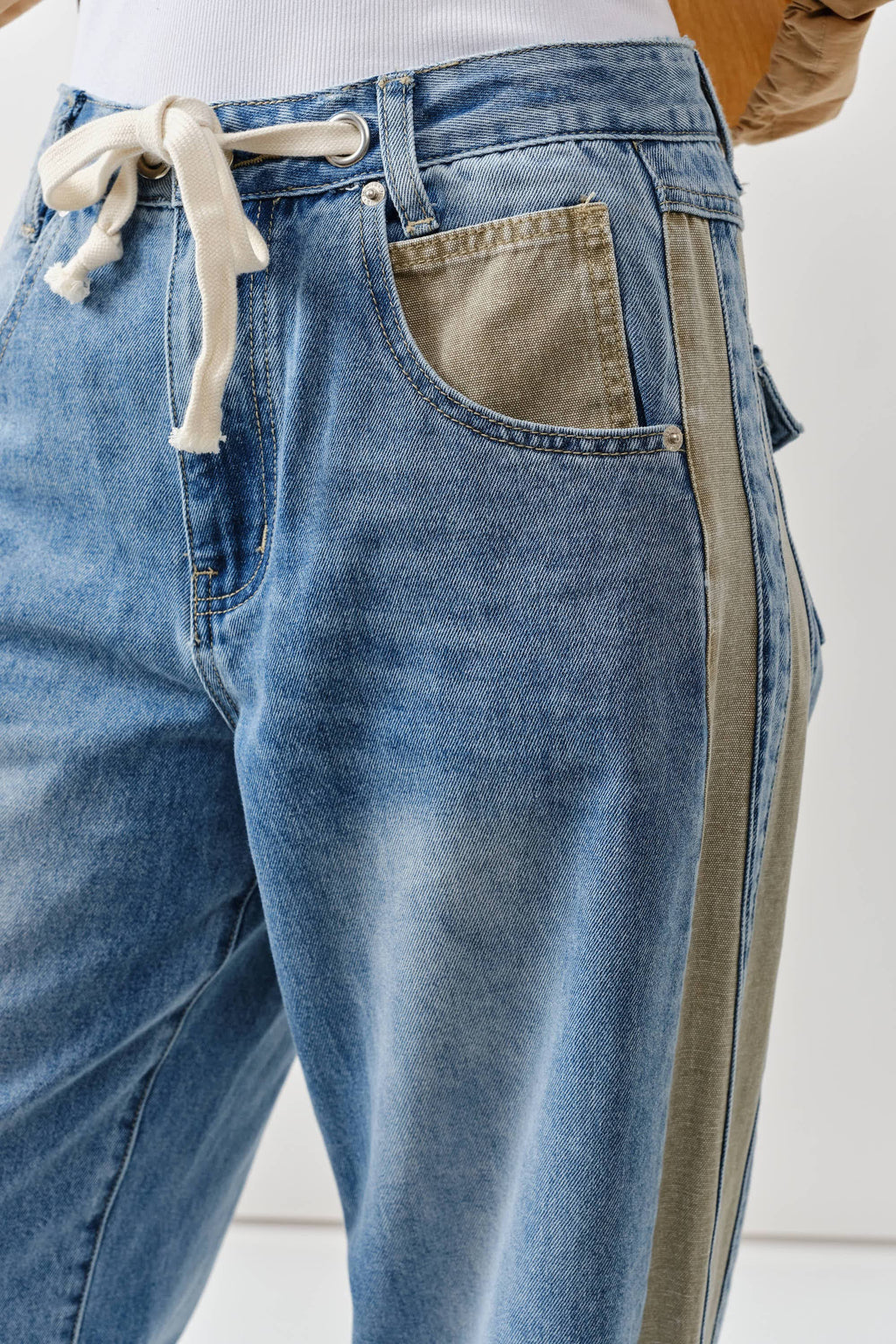 Contrast Line Detail Jeans