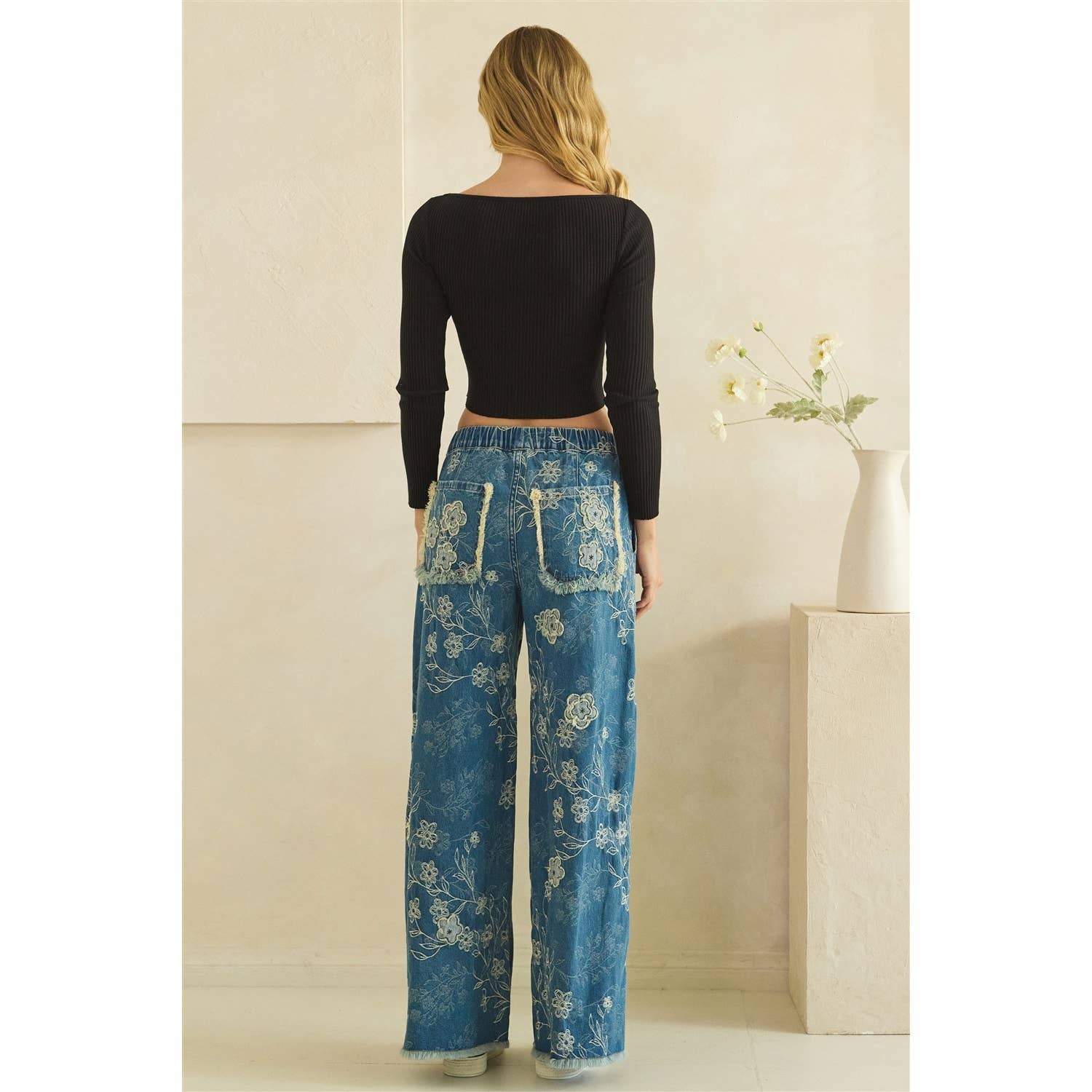 FLORAL PATCH EMBROIDERED DENIM PANTS