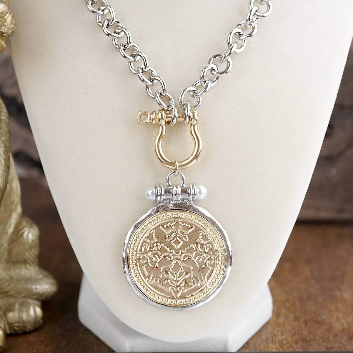 Southern Keepsake – Shackle Coin Pendant Necklace