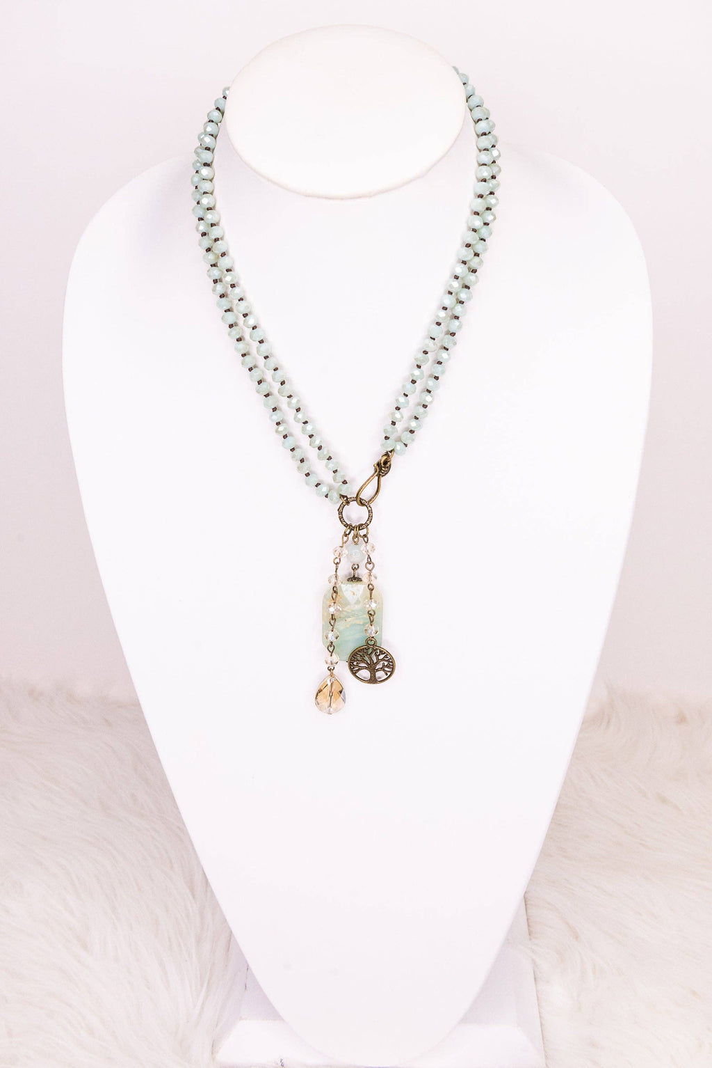 Boho Necklace/Lily Necklace in Mint