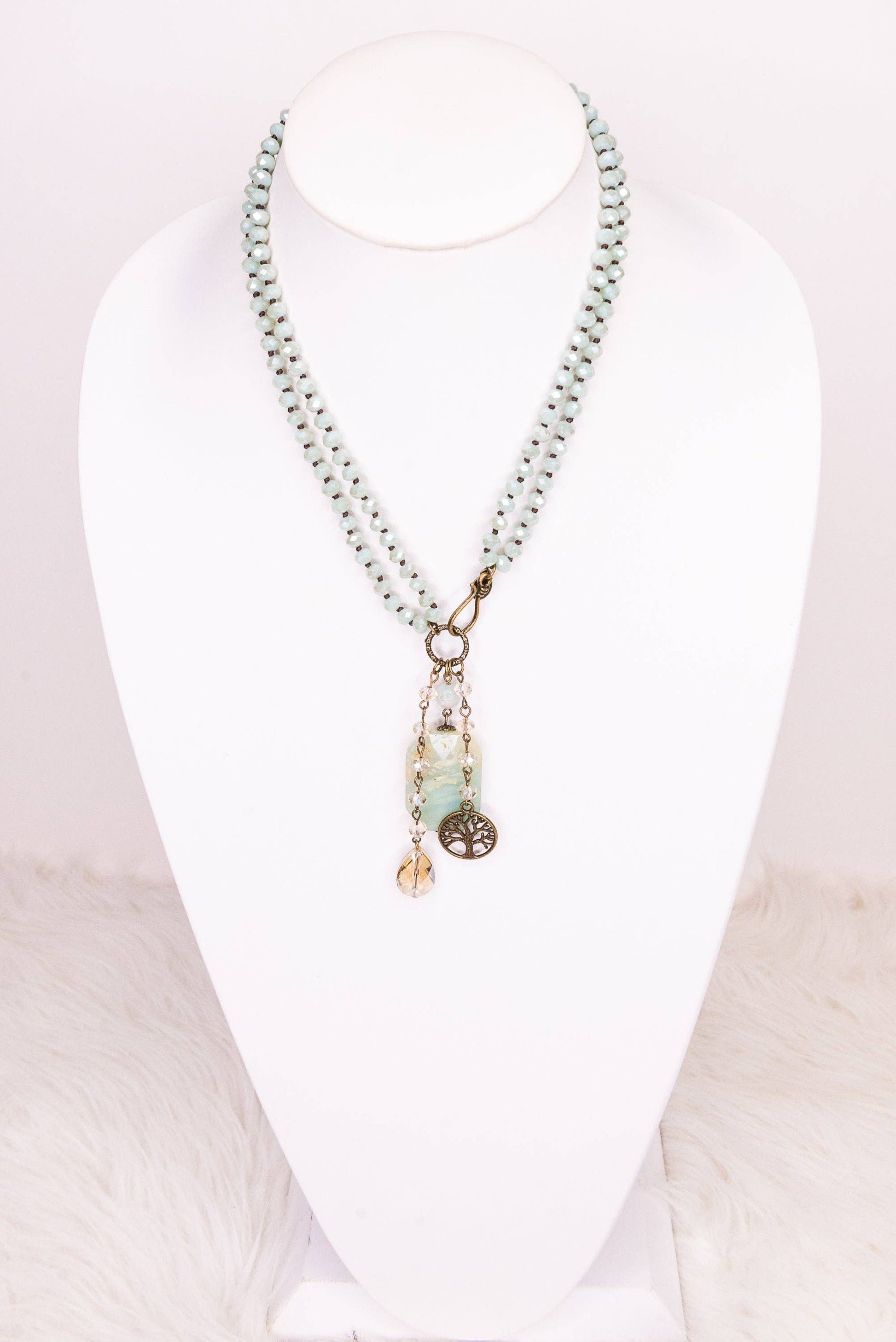 Boho Necklace/Lily Necklace in Mint