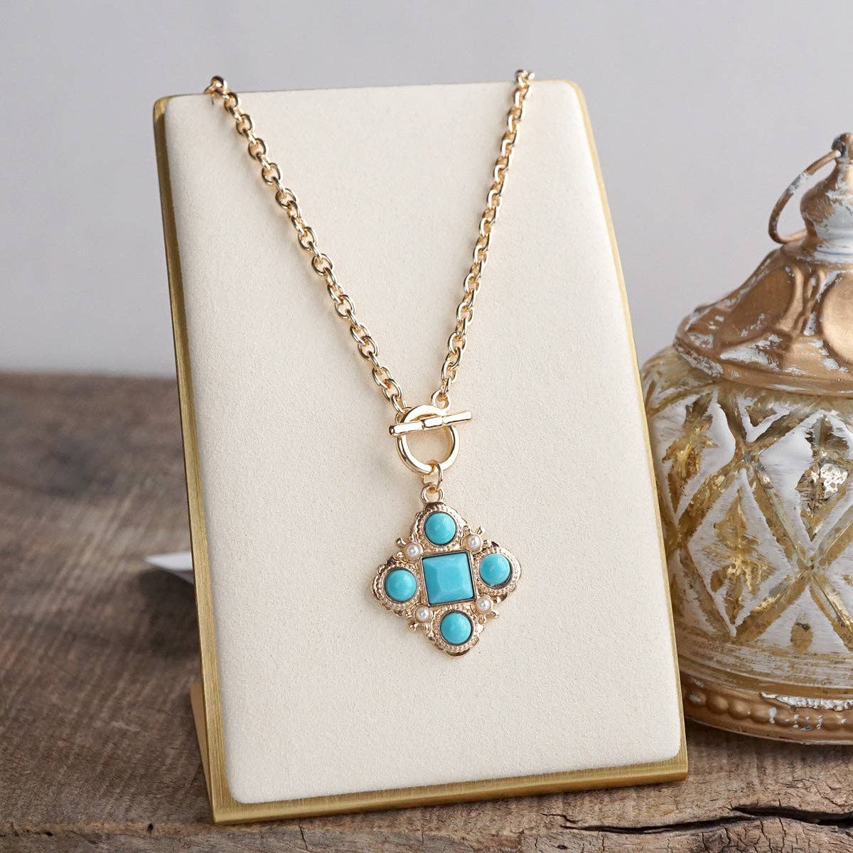 Verdant Relic – Ornate Pendant Necklace
