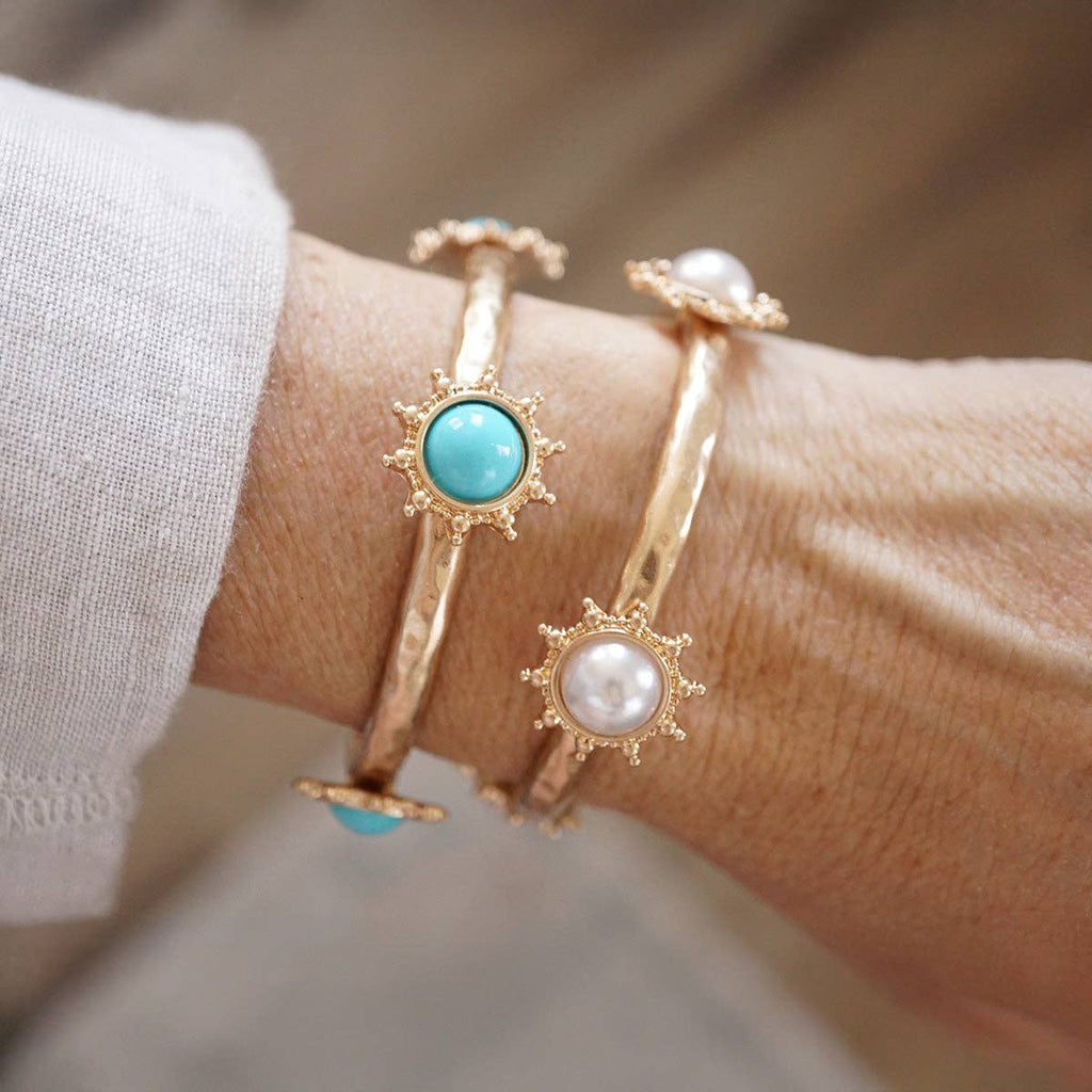 Suncrest Glow – Hammered Charm Bangle