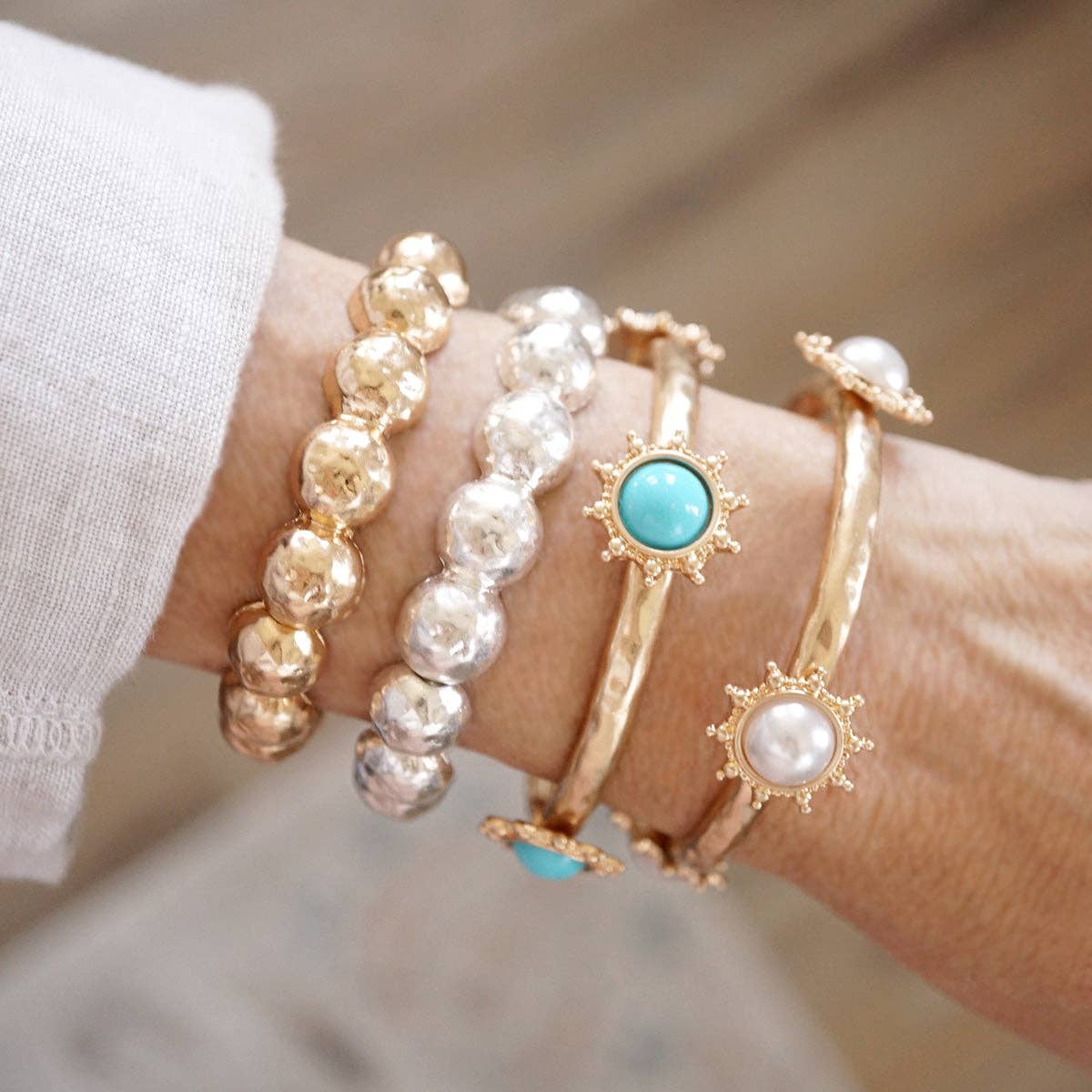 Suncrest Glow – Hammered Charm Bangle