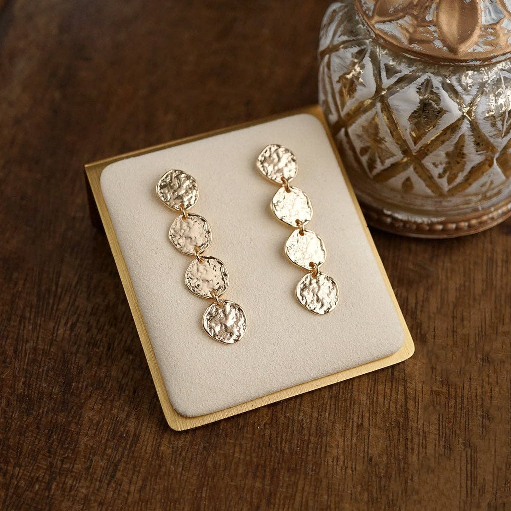 Desert Rhythm – Beaded Necklace with Textured Gold Coins