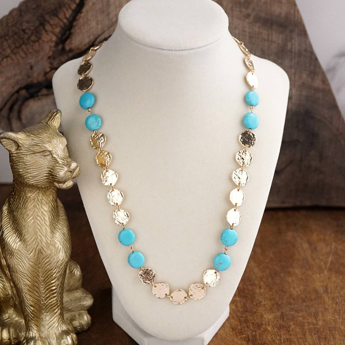 Desert Rhythm – Beaded Necklace with Textured Gold Coins