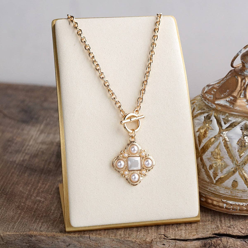 Verdant Relic – Ornate Pendant Necklace