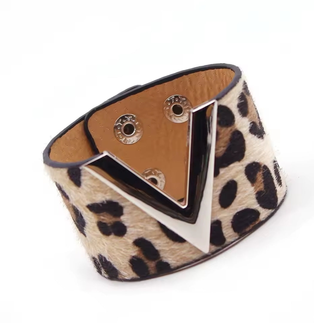 V Bracelet w/ Snap Closure